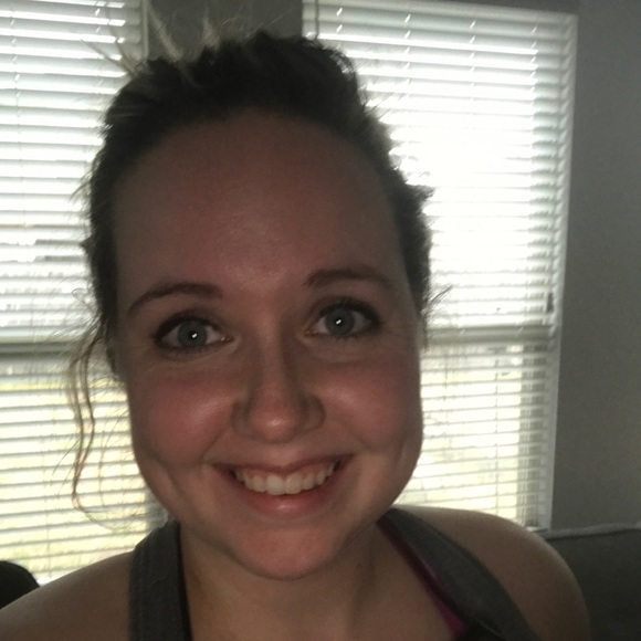 Meet your Posher, Jessica - Picture 1 of 1